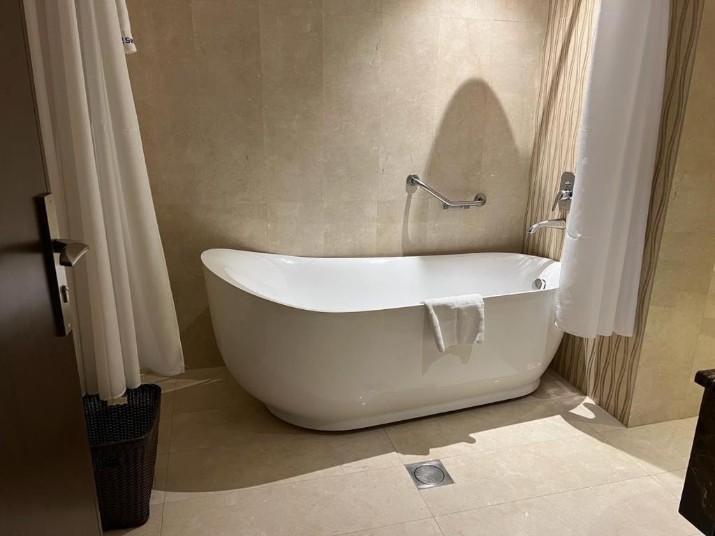 Swiss In Tabuk Hotel Eksteriør bilde